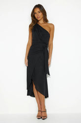 Holding On Midi Dress Black