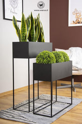 Portavaso di design realizzato in metallo da interno ed esterno