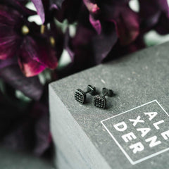 ØREDOBBER I STÅL MED SORT ZIRKONIA 972559 - Bjerveur.noØREDOBBER I STÅL MED SORT ZIRKONIA 972559