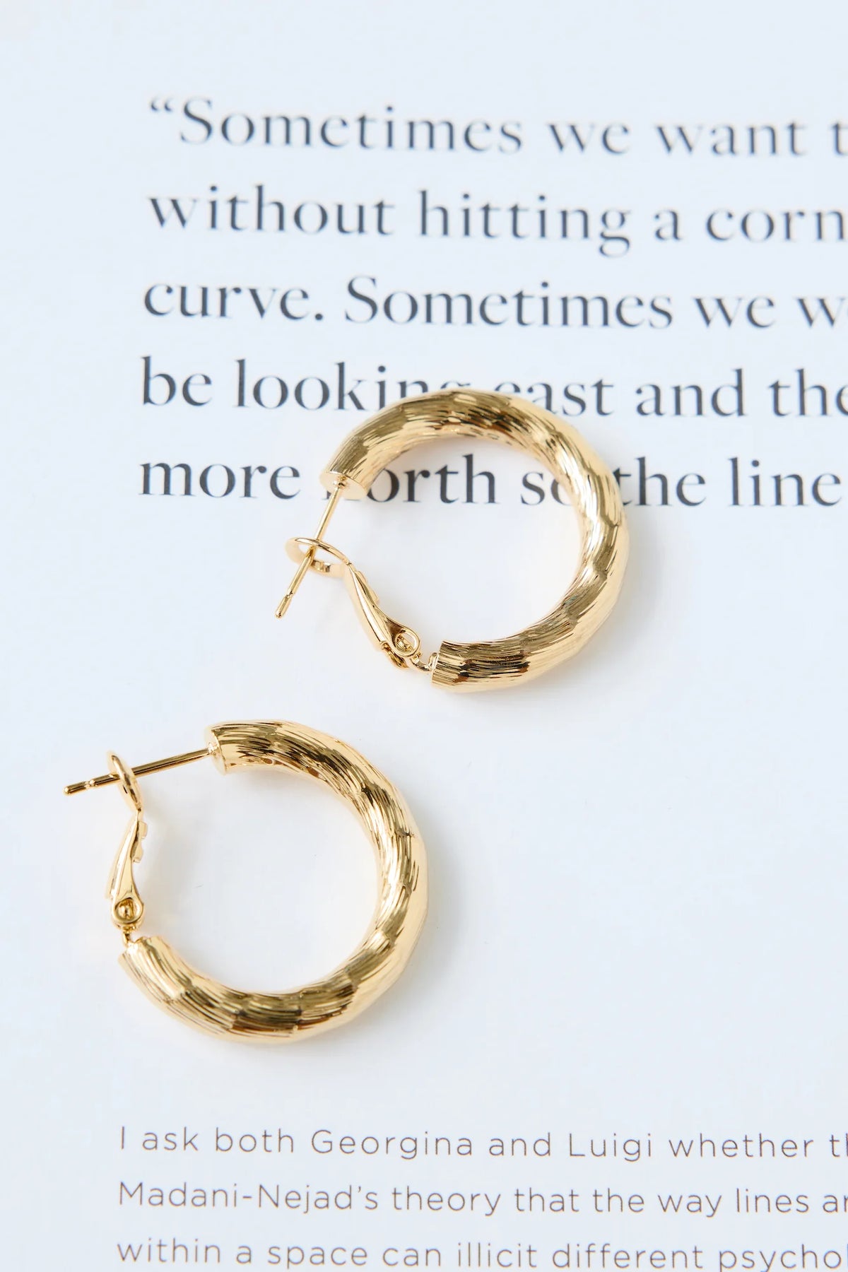 Through My Eyes Earrings Gold