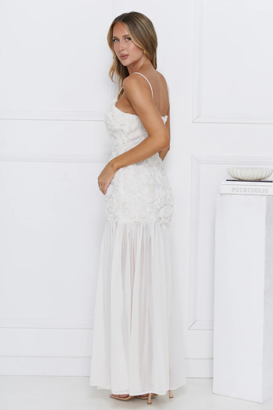 Dreamer��s Delight Maxi Dress Cream