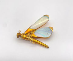 Elegante Anstecknadel mit Opal