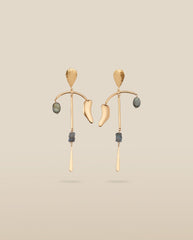 BALAKATA | Pendientes Largos Bañados en Oro con Labradorita