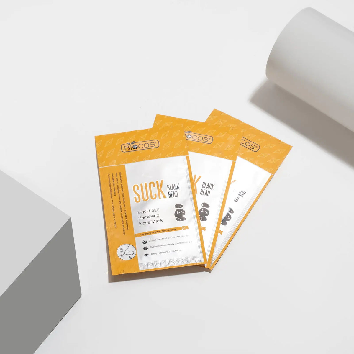 Suck Black Head Mask – Deep Cleansing with Bamboo Charcoal & Sodium Hyaluronate – Removes Blackheads, Dirt & Oil for Clear, Smooth Skin – 4pcs/pack